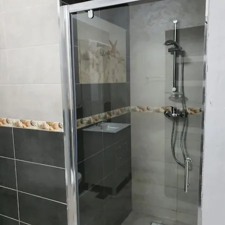 Seaview Apartment Mamaia
